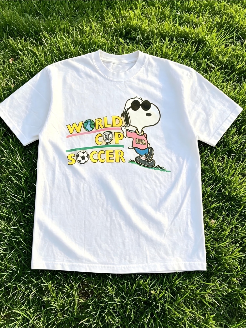 Retro Snoopy World Cup USA Soccer Pattern T-shirt for Soccer Fans T-shirt unisex